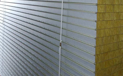 巖棉夾芯板如何在凈化工程得到應(yīng)用呢？